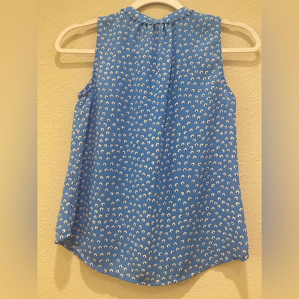 Banana Republic Women's Top Blue Print Sleeveless Button-down - Picture 3 of 7